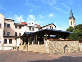 U Kata Hotel 3*